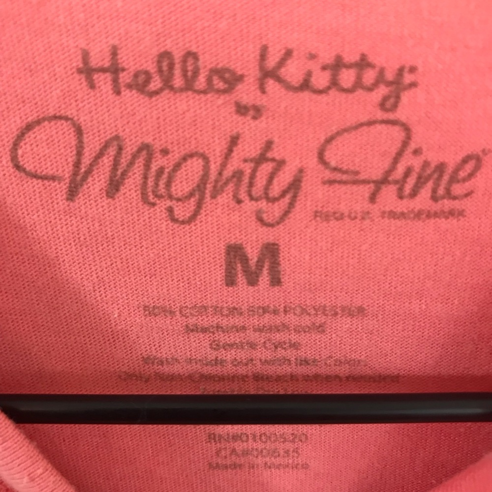 Pink Hello Kitty graphic tee - Picture 4 of 4